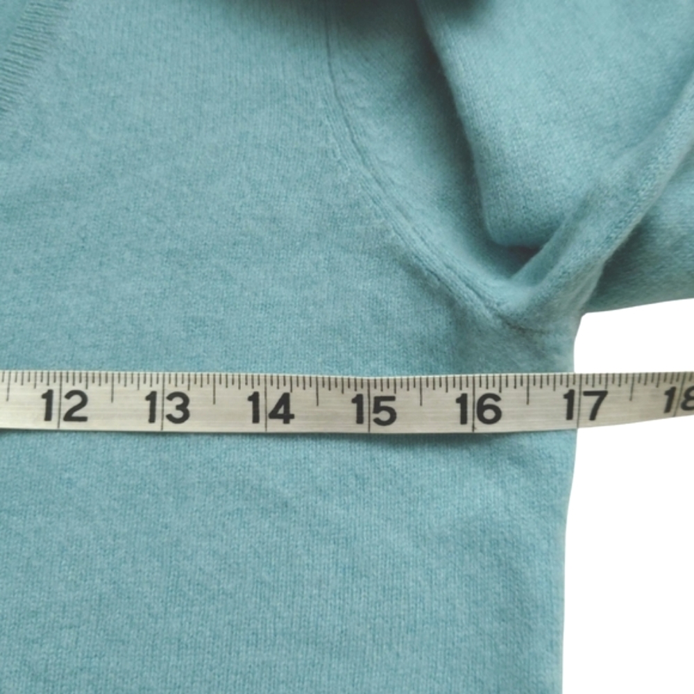 ANN TAYLOR Women's V-Neck Cashmere Sweater Aqua Blue Size M - Picture 4 of 7